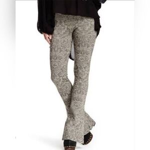 Free People Gray Sparkling Patterned Flare Pants Size XS-TP